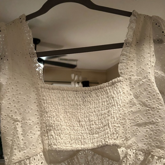 White top - Picture 3 of 3